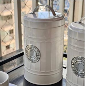 2 Pic Set of Sugar & Teapati